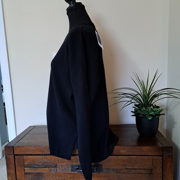 New! Elle Ribbed Knit Sweater Women's Size Medium Black V-neck Top - Picture 5 of 11